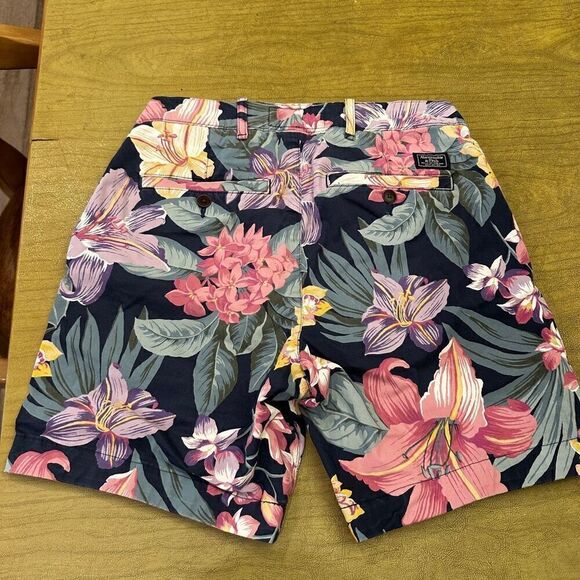 Men’s Abercrombie Hawaiian Print Shorts 26 - Picture 4 of 7